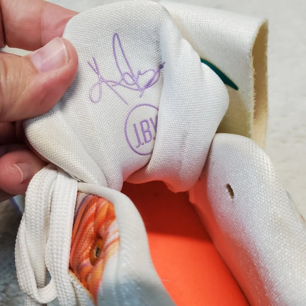 Nike Kyrie 2 White Lilac Purple Easter Colorful Casual Logo Mid Top Sneaker 6 Y